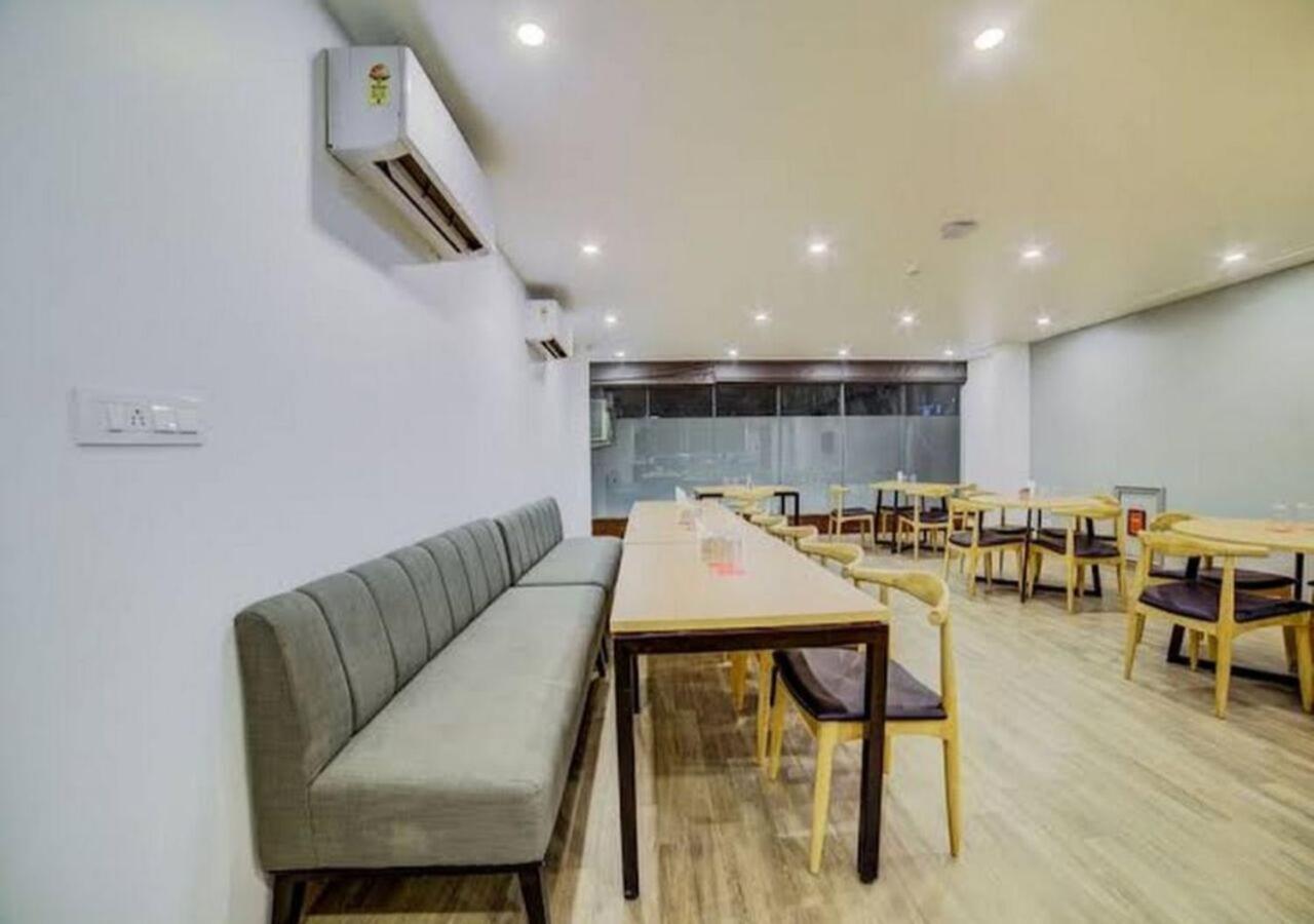 Mallenzo Suites Dlf Phase 1 Gurgaon Buitenkant foto