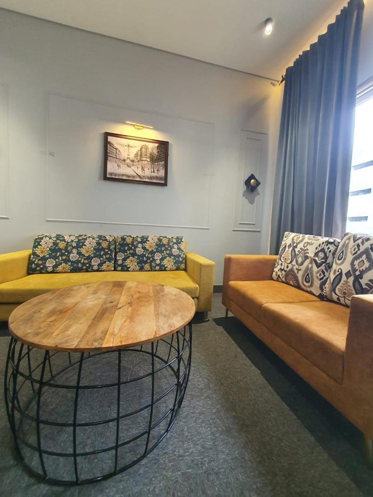 Mallenzo Suites Dlf Phase 1 Gurgaon Buitenkant foto