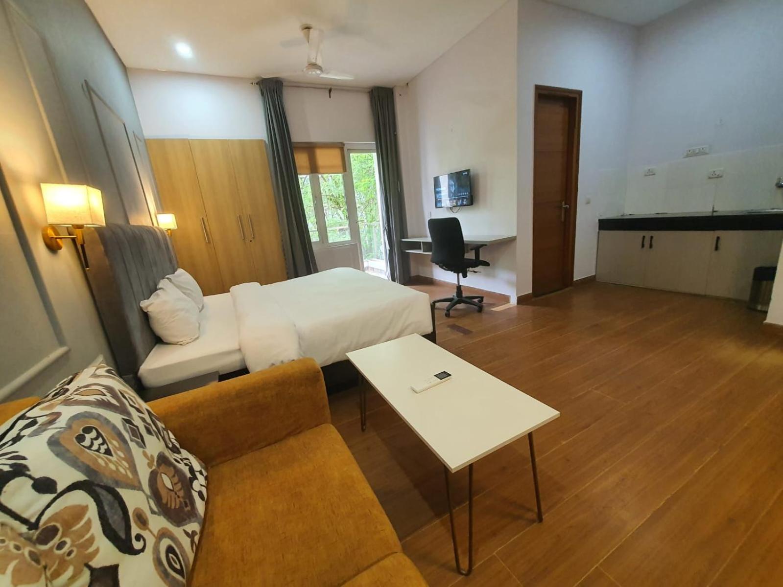 Mallenzo Suites Dlf Phase 1 Gurgaon Buitenkant foto